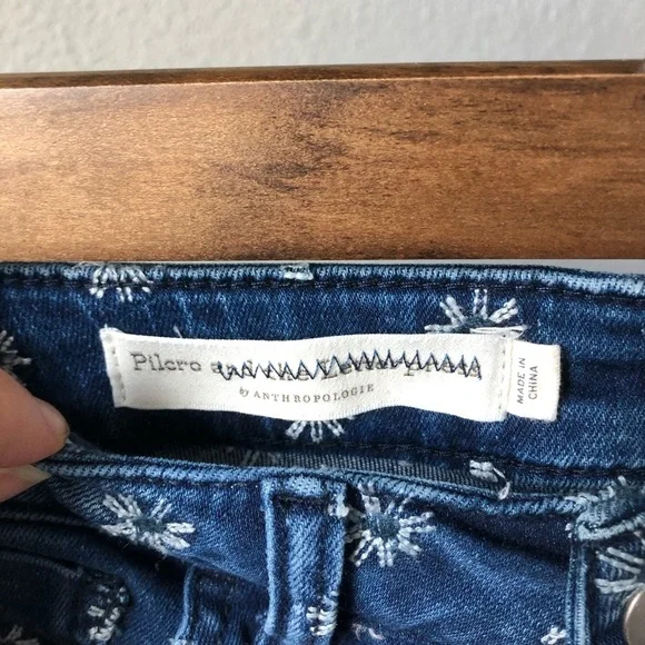 {ANTHRO} Pilcro bootcut embroidered jeans - Picture 4 of 9